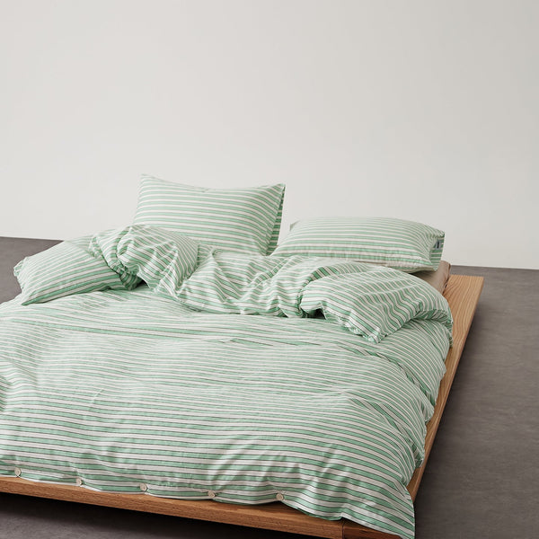 Henry Striped Buttoned Bedding Set / White