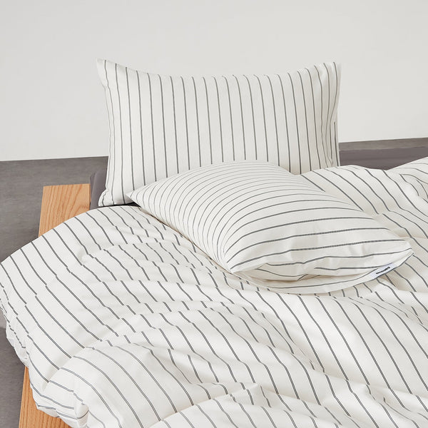 Henry Striped Pillowcases / White