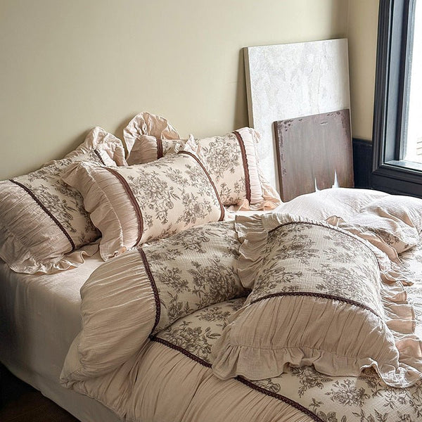 Lillian Retro Floral Ruffle Bedding Bundle