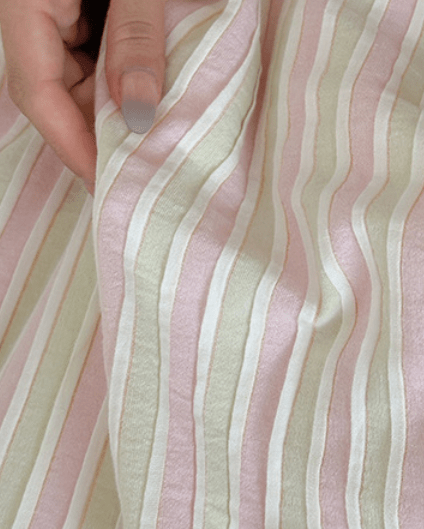 Logan Modern Pleated Striped Bedding Set / Pink