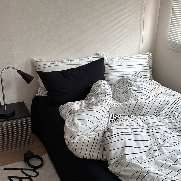 Miles Striped Bedding Set / Striped