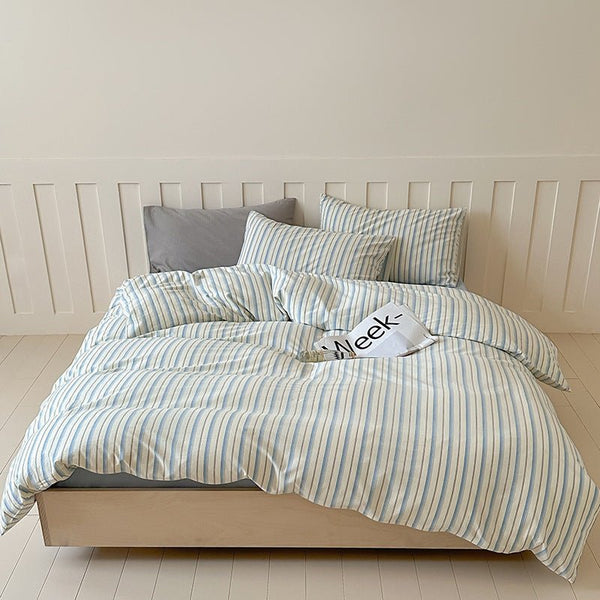 Parker Minimalist Striped Bedding Set / Red