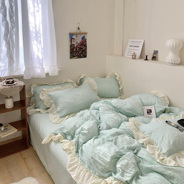 Textured Ruffle Bedding Set / Blue (Final Sale)